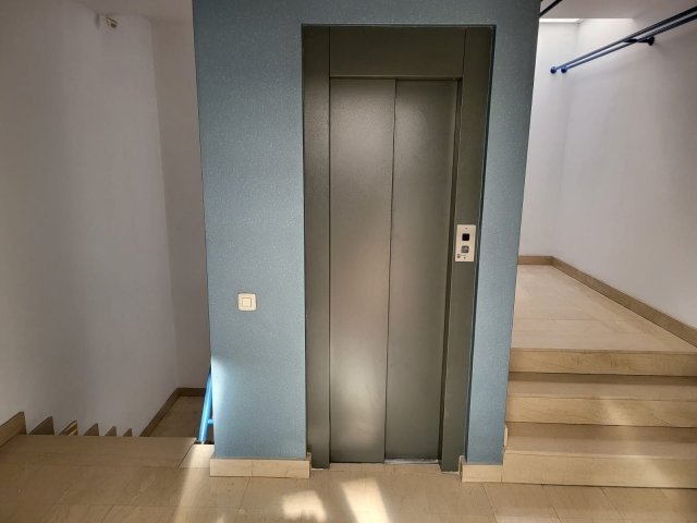 Brancoveanu Metrou, inchiriez spatiu de birouri, 40 mp, 450 euro.